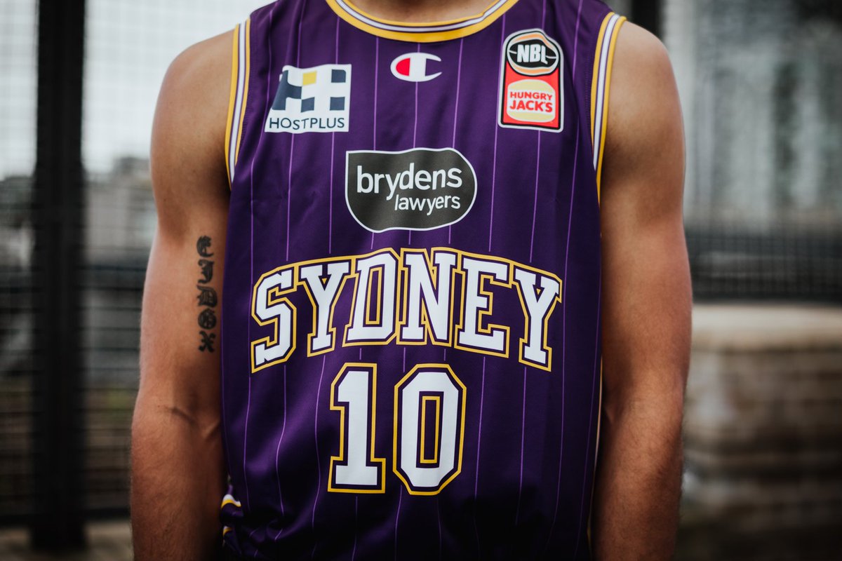 Throwback Store -Throwback Store FBkBj0MVIAIjiKJ