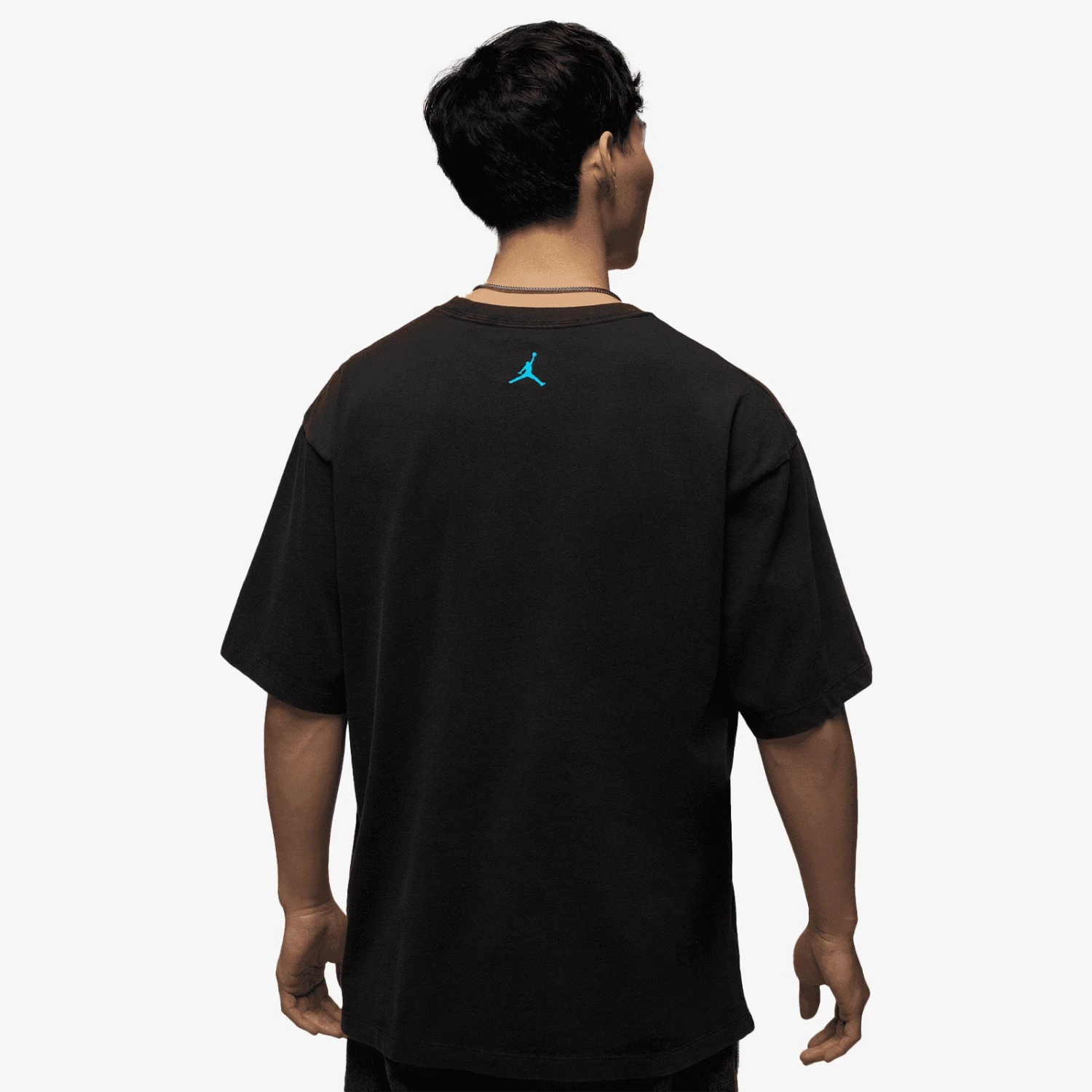 Jordan Flight Essentials Graphic T-Shirt - Black 4 Jordan Flight Essentials Graphic T-Shirt - Black - Image 4