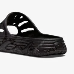 Puma MB.03 Hoop Slide - Black 10 Puma MB.03 Hoop Slide - Black -Throwback Store MB03 Hoop Slide Black 39422303 detail1