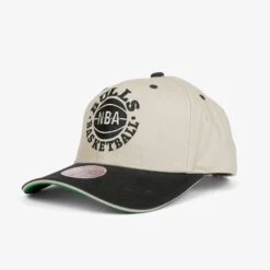 Mitchell & Ness Chicago Bulls Off-Court Pro Crown Snapback - Unbleached