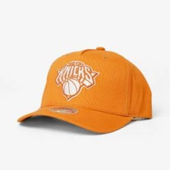 Mitchell & Ness New York Knicks Seasonal Team Logo Classic Redline Snapback -Honey Yellow
